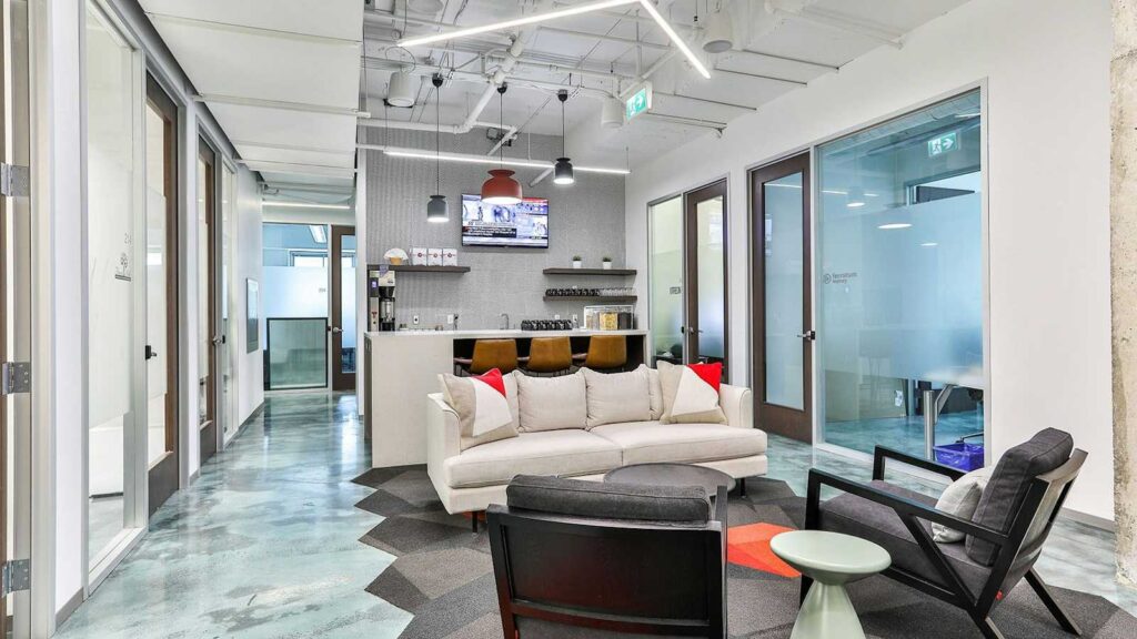 Top 10 Reasons to Use Coworking Spaces